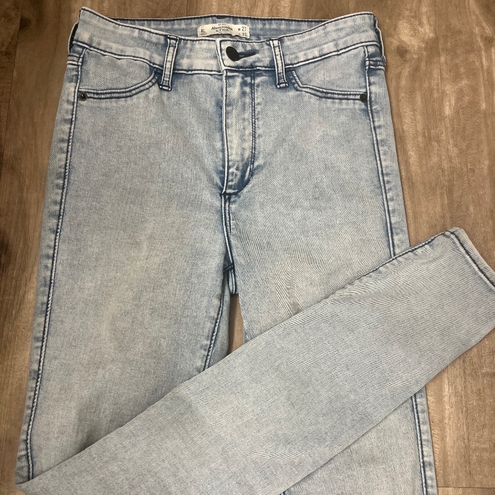 Abercrombie & Fitch Light Wash Skinny Jeans